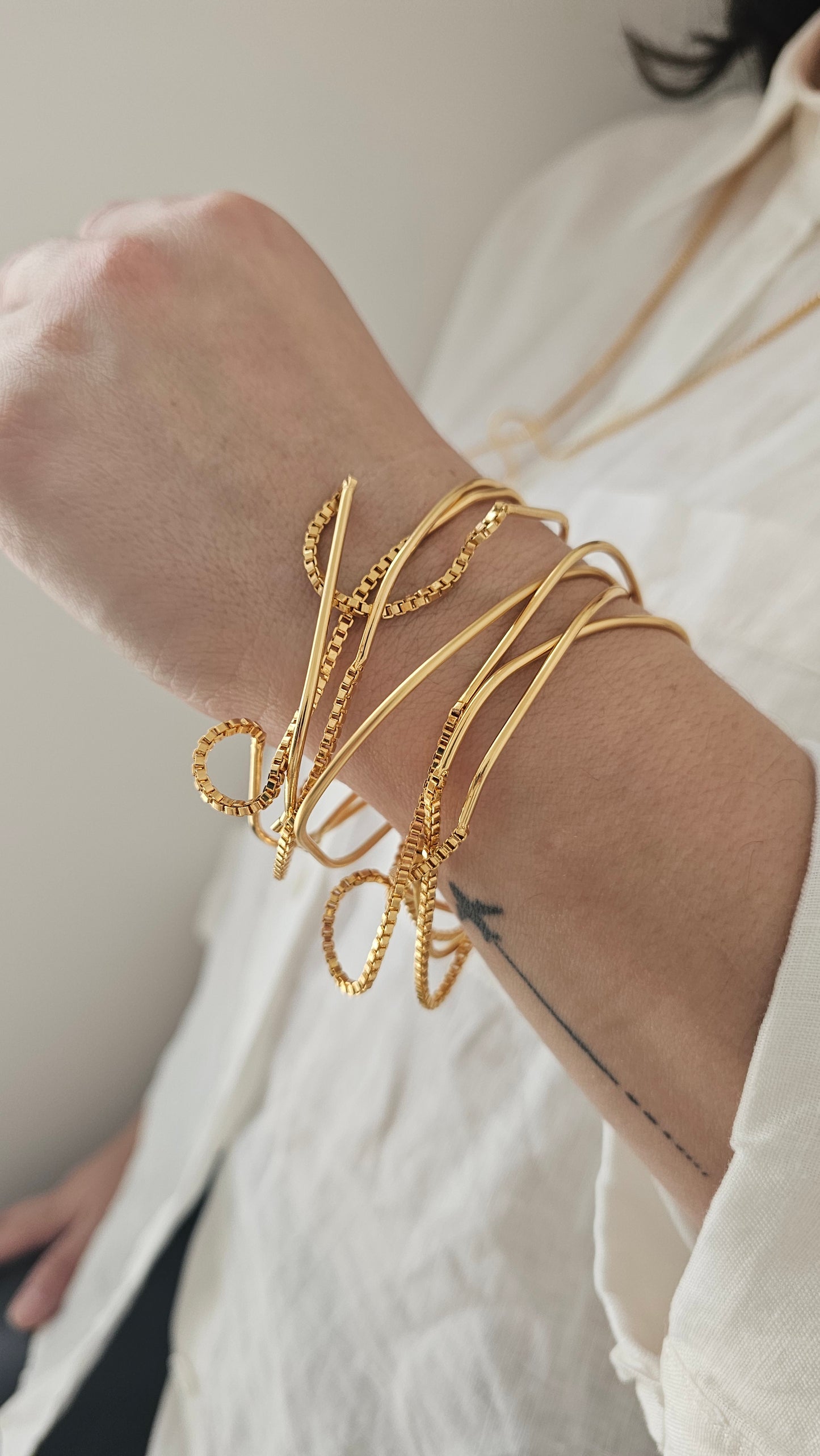 Geometric gold tone Sculpted bracelet- set of 3