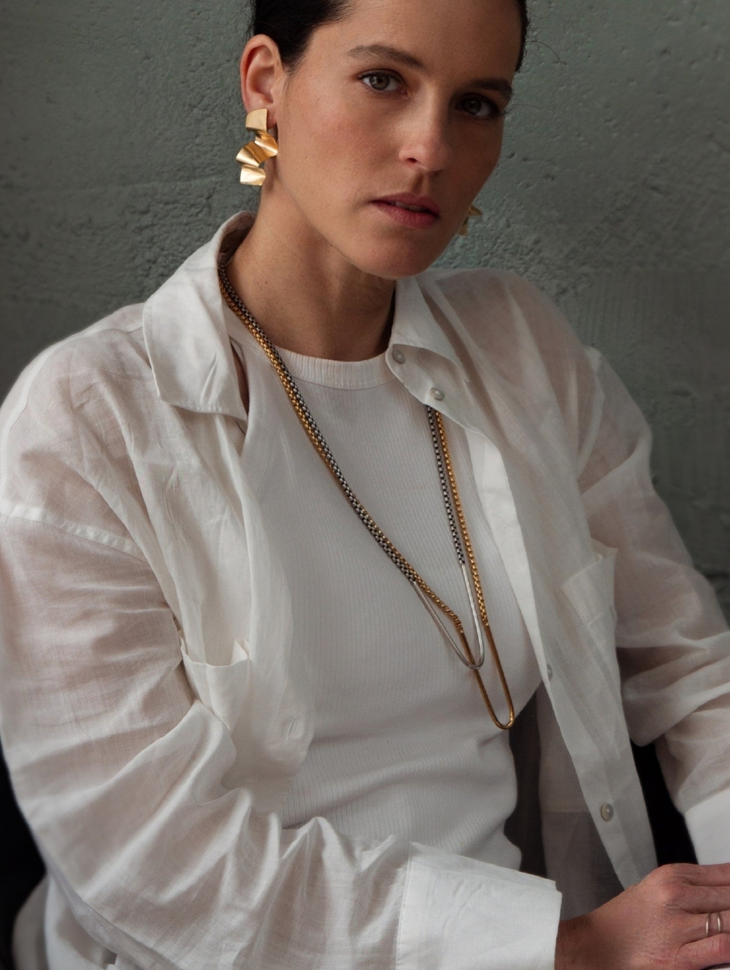 Arc Curved irregular Necklace