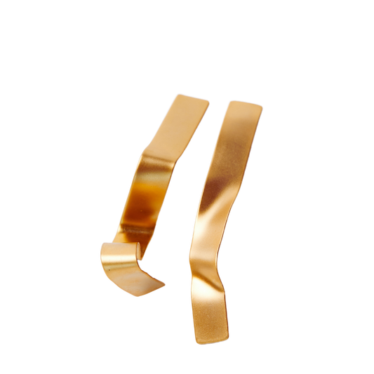 CURVED ASYMMETRICAL STRIPE GOLD EARRINGS