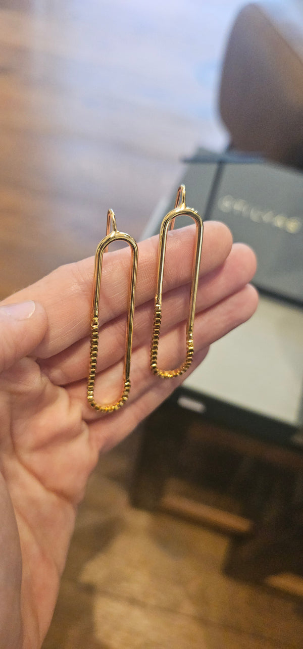 Emma Earrings Nº 9 E9G205 held in the hand at the OTILYAS studio, Sheinkin 17, detail