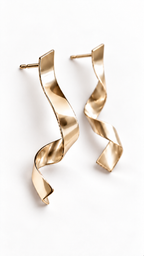 Dafnie solid gold earrings, angled view