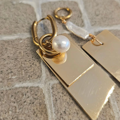 Asymmetrical pearl Gold Earrings Dpearl