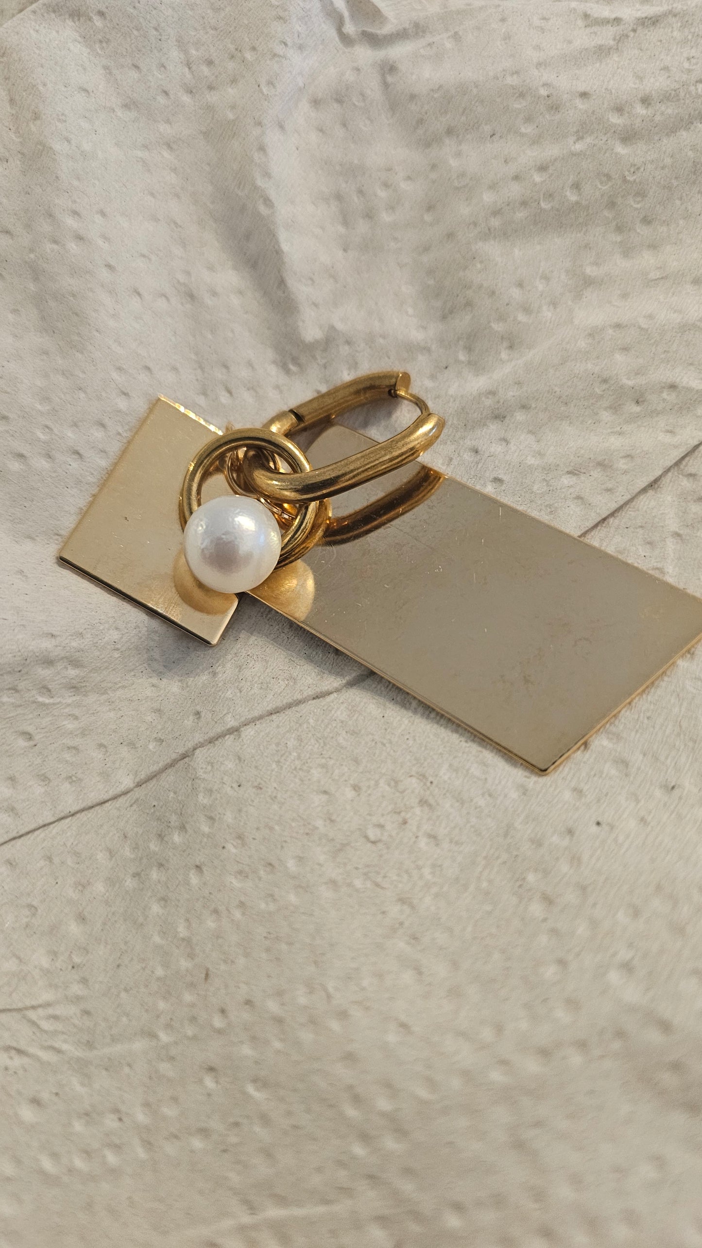 Asymmetrical pearl Gold Earrings Dpearl